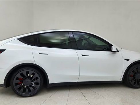 Used 2023 Tesla Model Y Performance image 6