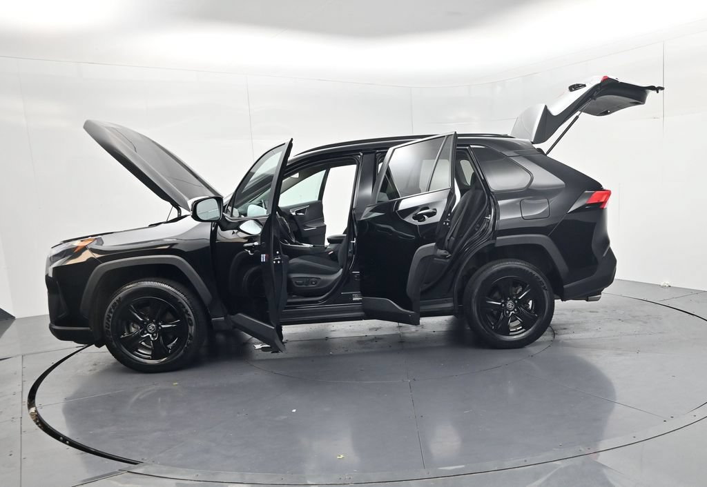 Used 2025 Toyota RAV4 XLE AWD/4WD image 62