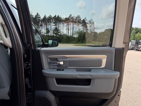 Used 2018 RAM 1500 Classic SLT AWD/4WD image 20