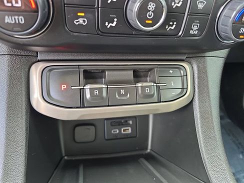 Certified 2023 GMC Acadia Denali w/ Denali Technology Package AWD/4WD image 25