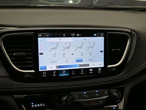 New 2026 Chrysler Pacifica Limited FWD image 14
