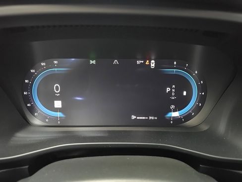 Used 2024 Volvo XC40 B5 Core image 22