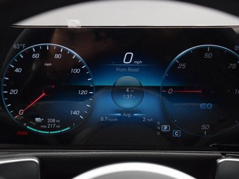 Certified 2023 Mercedes-Benz EQB 300 4MATIC image 25