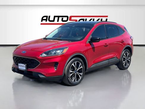 Used 2021 Ford Escape SE w/ SE Sport Appearance Package FWD image 3