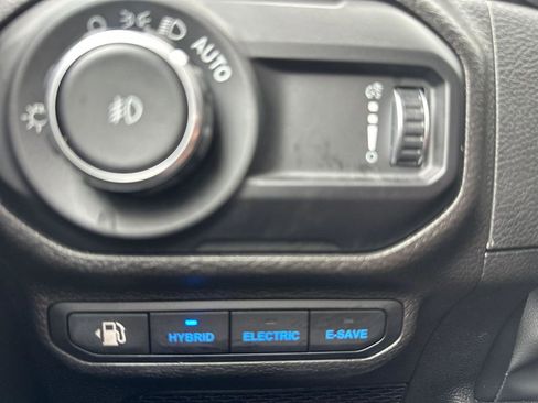 Used 2023 Jeep Wrangler Unlimited w/ Cold Weather Group AWD/4WD image 27