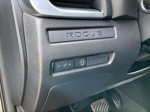 Used 2024 Nissan Rogue S FWD image 30