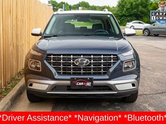 Used 2024 Hyundai Venue Limited FWD video 2