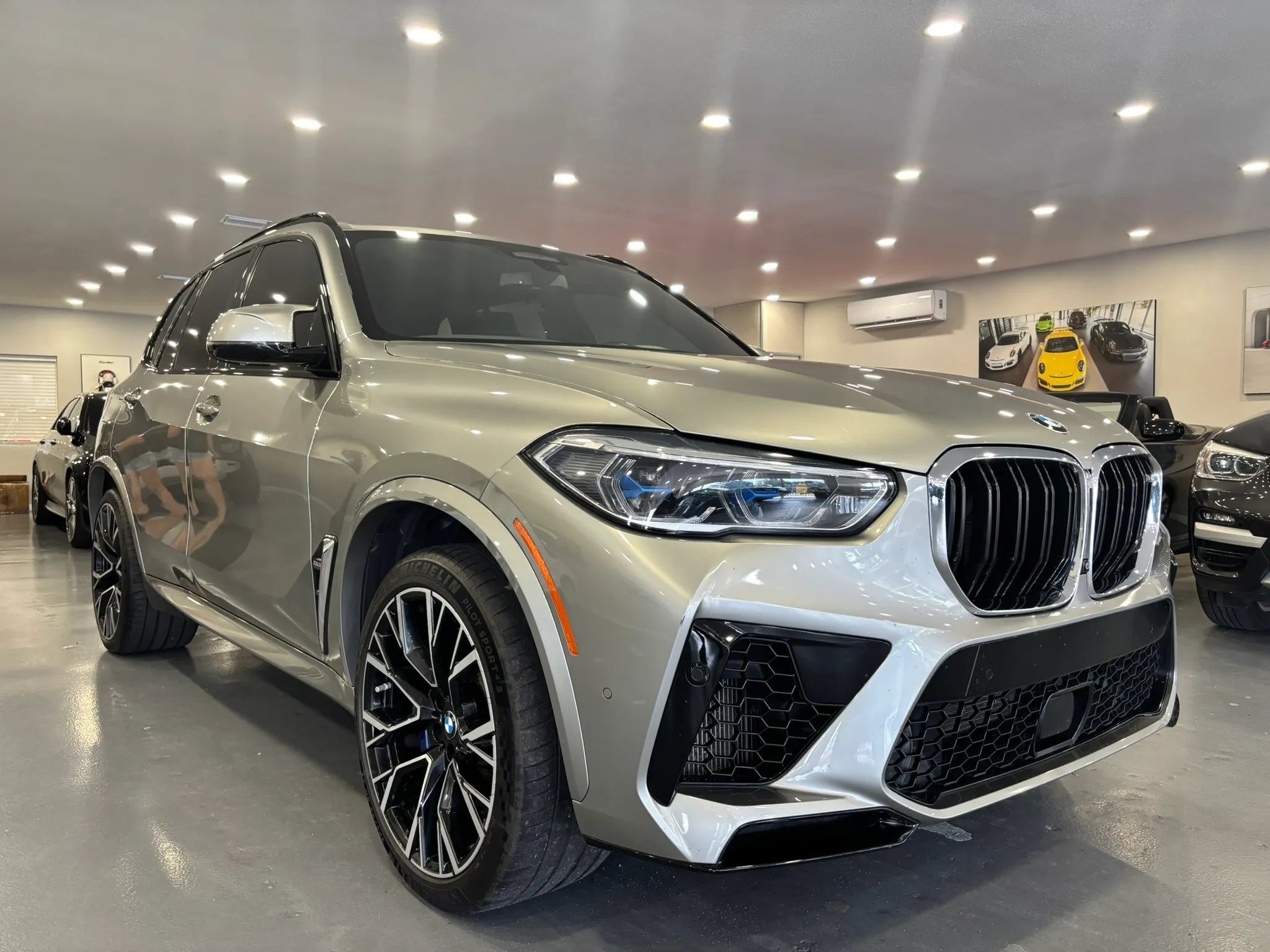 Used 2020 BMW X5 M w/ Executive Package AWD/4WD image 1