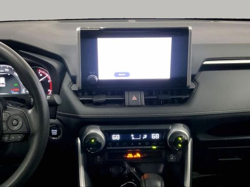 Used 2025 Toyota RAV4 XLE AWD/4WD image 7