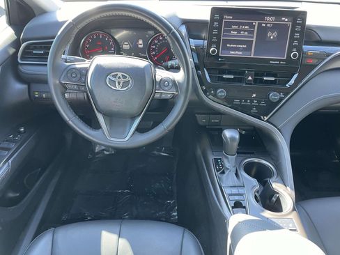 Used 2022 Toyota Camry XSE image 19