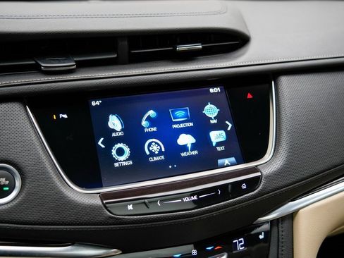 Used 2017 Cadillac XT5 Luxury w/ Driver Awareness Package image 10