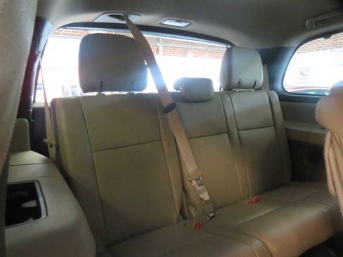 Used 2020 Toyota Sequoia Limited w/ Safety & Convenience Package AWD/4WD image 28