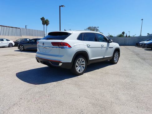 Used 2023 Volkswagen Atlas Cross Sport SE FWD image 5