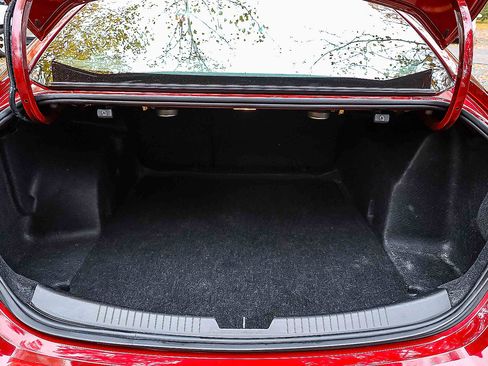 Used 2018 Chevrolet Malibu LT w/ Leather Package image 23