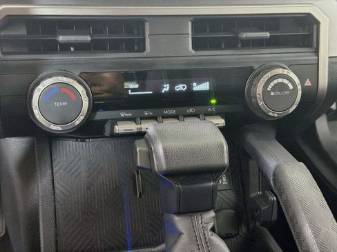 Used 2025 Toyota 4Runner SR5 AWD/4WD image 22