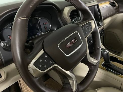 Used 2017 GMC Acadia Denali w/ Technology Package FWD image 21