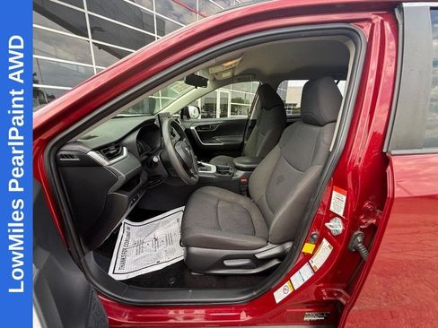 Used 2019 Toyota RAV4 LE w/ All Weather Liner Package AWD/4WD image 25