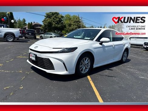 Used 2025 Toyota Camry LE FWD image 9