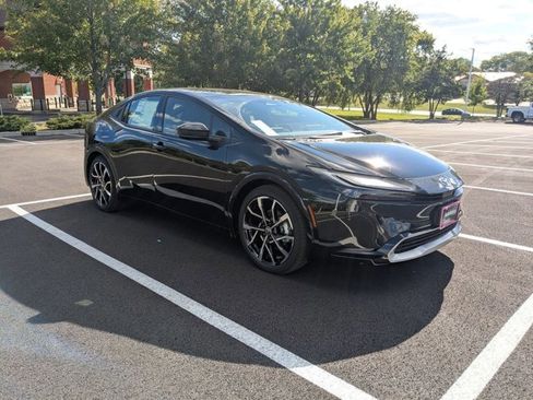 Used 2026 Toyota Prius Plug-In Hybrid image 7