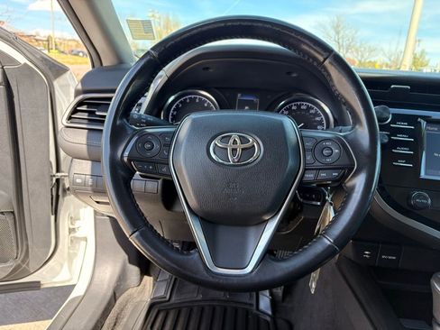 Used 2019 Toyota Camry SE image 23