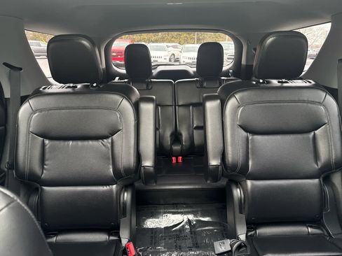 Used 2021 Ford Explorer XLT w/ Equipment Group 202A image 15