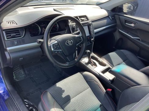 Used 2015 Toyota Camry SE image 6