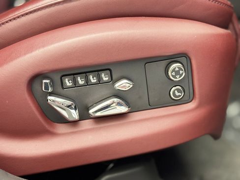 Used 2020 Bentley Flying Spur W12 image 40