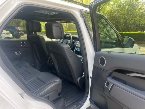 Used 2025 Land Rover Discovery S image 12