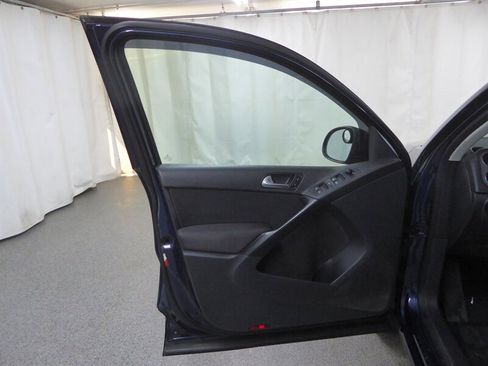 Used 2013 Volkswagen Tiguan S FWD image 18