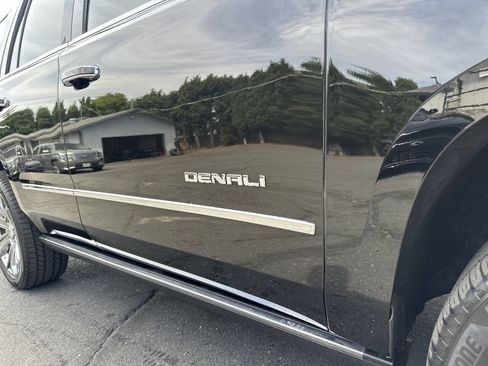 Used 2015 GMC Yukon Denali w/ Premium Package RWD image 33