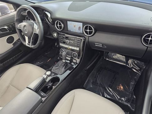 Used 2015 Mercedes-Benz SLK 250 image 27