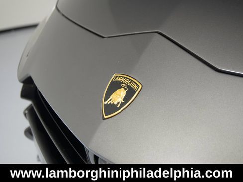 Used 2024 Lamborghini Urus Performante AWD/4WD image 40
