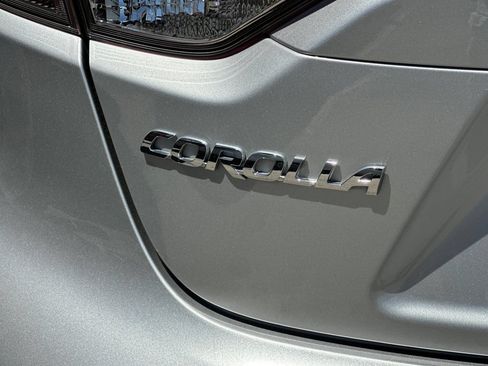Used 2023 Toyota Corolla SE w/ Carpet Mat Package (TMS) FWD image 8