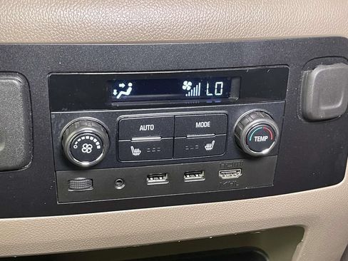Used 2020 Chevrolet Suburban LT AWD/4WD image 23