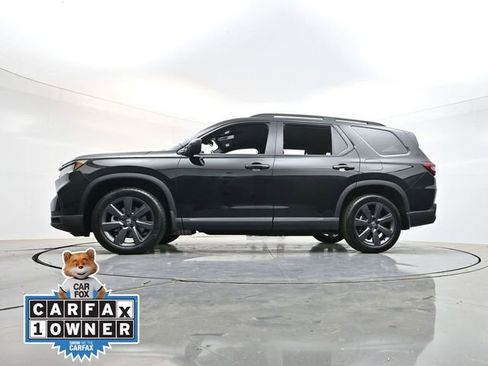 Used 2025 Honda Pilot Sport image 30