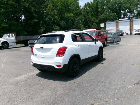 Used 2022 Chevrolet Trax LT w/ Driver Confidence Package AWD/4WD image 6