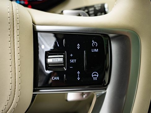 New 2026 Land Rover Range Rover SV image 25