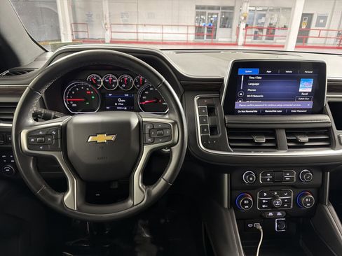 Used 2021 Chevrolet Suburban LS image 16