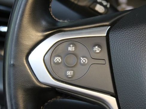 Used 2023 Chevrolet Traverse LT AWD/4WD image 21