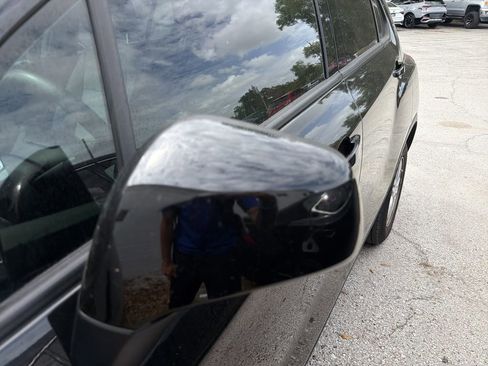 Used 2022 Chevrolet Trax LS w/ Tint and Cruise Package image 9