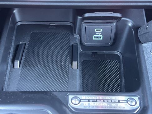 New 2025 Ford Bronco Outer Banks w/ Sasquatch Package image 7