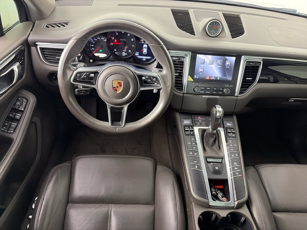 Used 2017 Porsche Macan AWD/4WD image 14