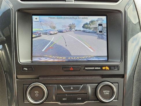 Used 2018 Ford Explorer XLT w/ Equipment Group 202A image 19