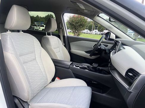 Certified 2023 Nissan Rogue SV AWD/4WD image 16