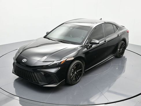 Used 2025 Toyota Camry SE image 31