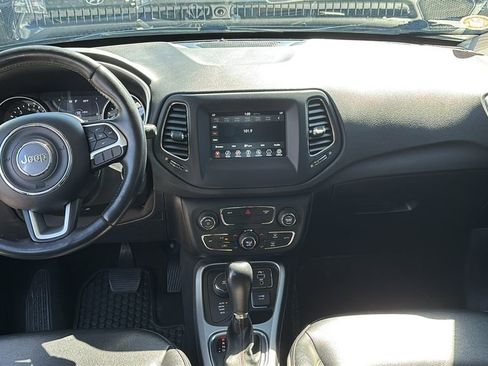 Used 2020 Jeep Compass Latitude w/ Cold Weather Group AWD/4WD image 12