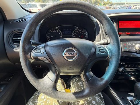 Used 2014 Nissan Pathfinder SL AWD/4WD image 19