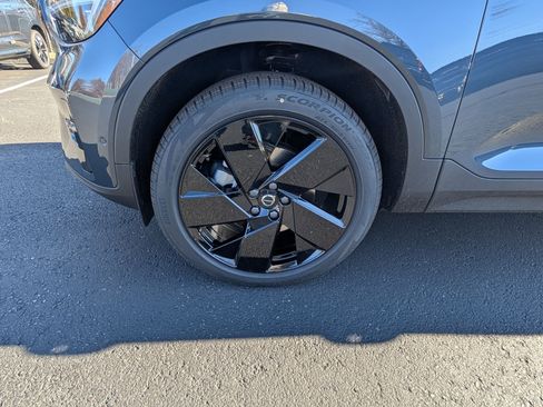 New 2026 Volvo XC40 B5 Ultra w/ Protection Package Premier image 26