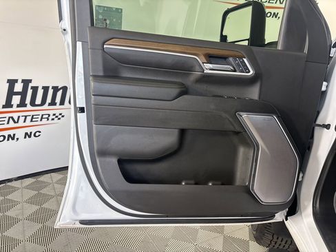 Used 2025 Chevrolet Silverado 2500 High Country w/ High Country Premium Package image 7