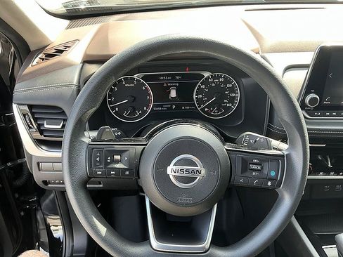 Certified 2021 Nissan Rogue SV FWD image 14